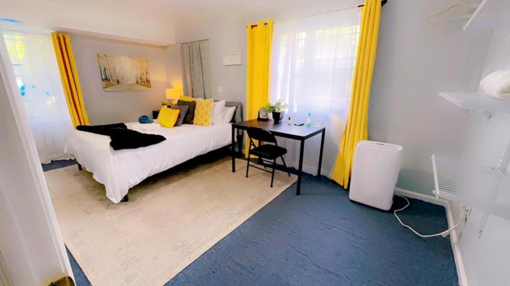Entire 2-Bed Private Apt - Ewr/Nyc/Outlet Mall نيوآرك المظهر الخارجي الصورة