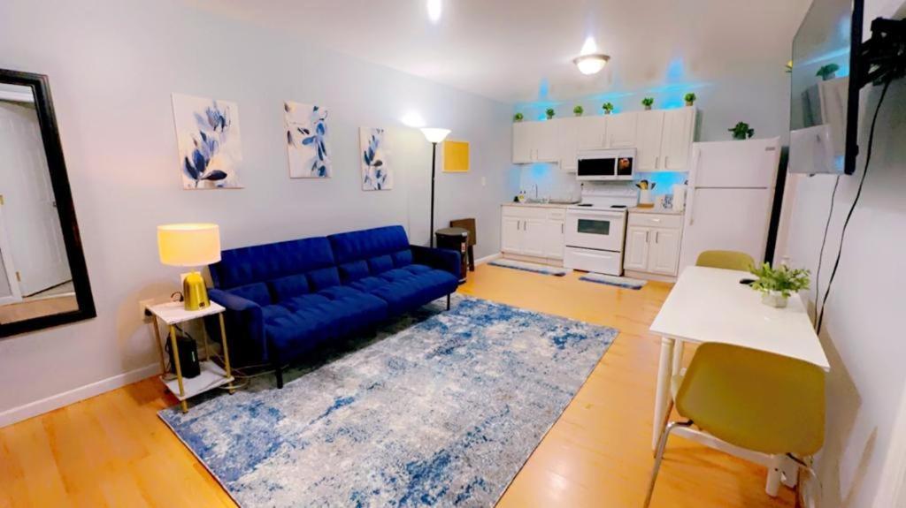 Entire 2-Bed Private Apt - Ewr/Nyc/Outlet Mall نيوآرك المظهر الخارجي الصورة